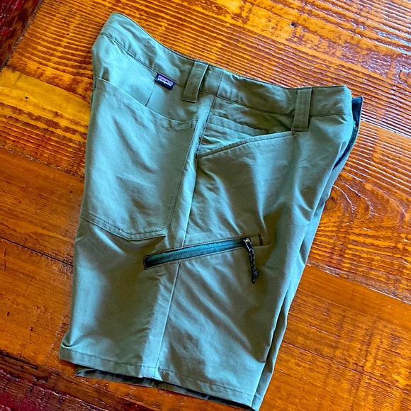 Patagonia Pants - NWOT Patagonia ‘Quandary’ 🩳 7” Inseam Poly/Stretch Shorts